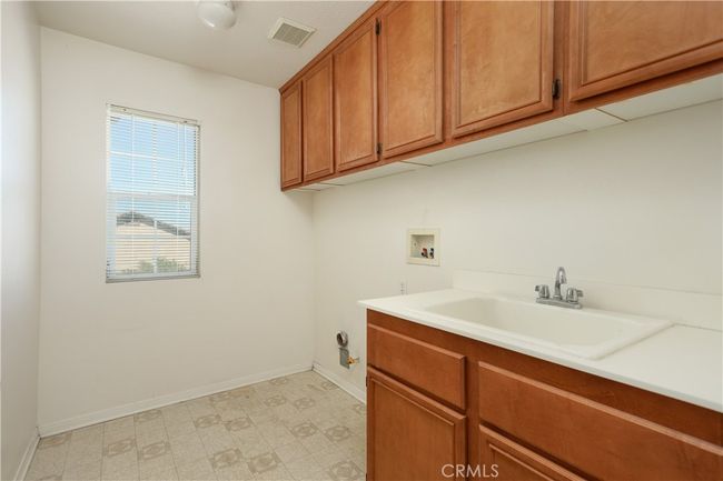 7556 W Avenue L11, House other with 5 bedrooms, 3 bathrooms and 2 parking in Lancaster CA | Image 21