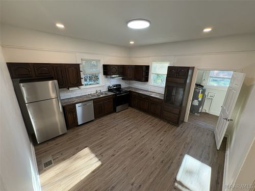 409 Lilly Ave, Tallassee, AL, 36078-2058 | Card Image
