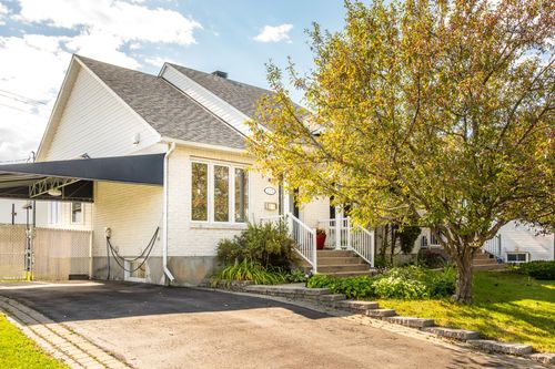 283 Rue De Gallichan, Gatineau, QC, J8R2V7 | Card Image