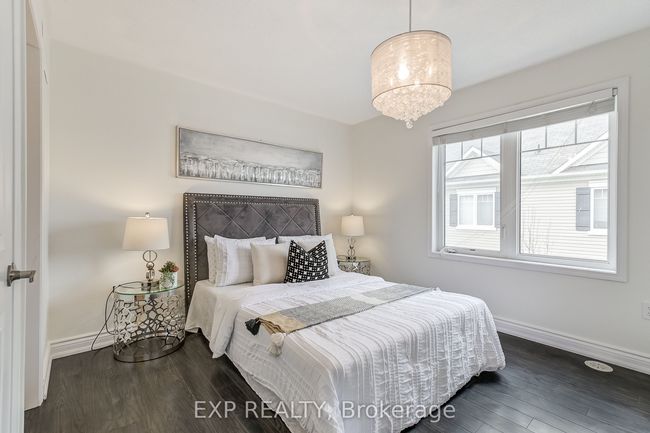 979 Nadalin Hts, House attached with 4 bedrooms, 2 bathrooms and 1 parking in Milton ON | Image 25