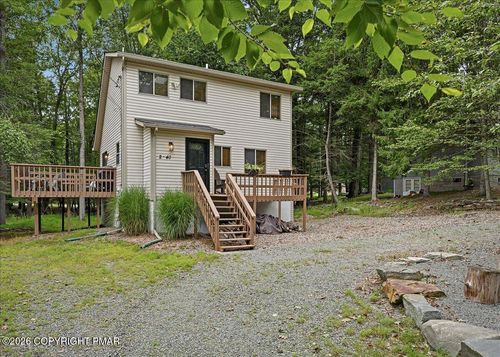 1152 Wallenpaupack Dr, Lake Ariel, PA, 18436-8140 | Card Image