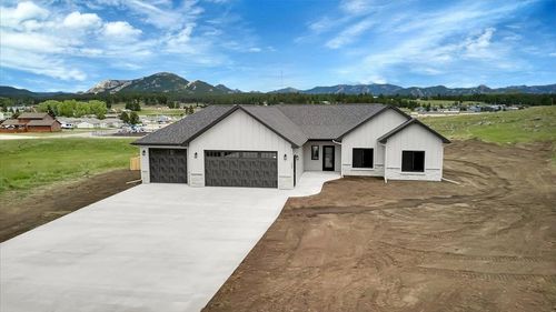 229 Stone Hill Dr, Custer, SD, 57730-6330 | Card Image