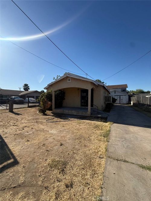 4079 E Heaton Ave, Fresno, CA, 93702-4333 | Card Image
