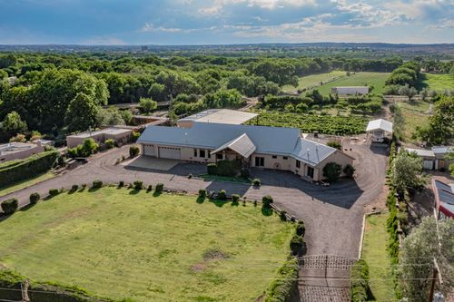 17 Llanito Rd, Bernalillo, NM, 87004-9701 | Card Image