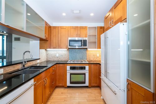 unit-1401-175 Huguenot St, New Rochelle, NY, 10801-7763 | Card Image