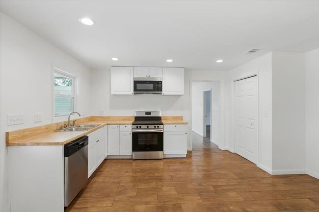 907 2 Nd Ave Se, House other with 4 bedrooms, 2 bathrooms and null parking in STEINHATCHEE FL | Image 15