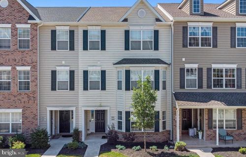 3045 Davenport Way, PENNSBURG, PA, 18073-1286 | Card Image