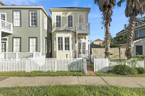 1607 Market St, Galveston, TX, 77550-2513 | Card Image