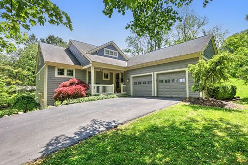 1028 Burg St, Granville, OH, 43023-1014 | Card Image