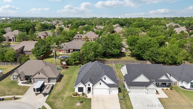 9218 N 141 St East Ave, House other with 3 bedrooms, 2 bathrooms and null parking in Owasso OK | Image 32