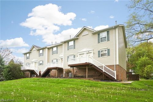 939 Magnolia Ave, Cuyahoga Falls, OH, 44221-5143 | Card Image