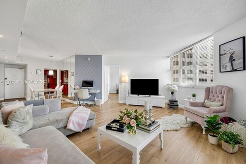 apt-1262-801 Brickell Bay Dr, Miami, FL, 33131-2939 | Card Image