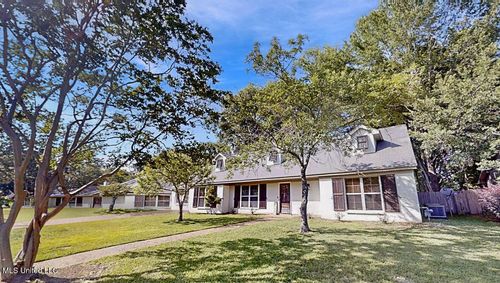 136 Westlake Dr, Brandon, MS, 39047-9020 | Card Image