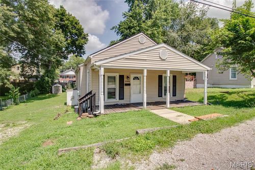 3308 Fernwood Ave, Alton, IL, 62002-3015 | Card Image