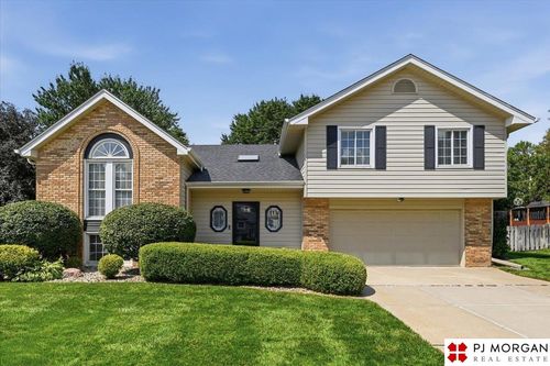 15016 California Cir, Omaha, NE, 68154-1876 | Card Image