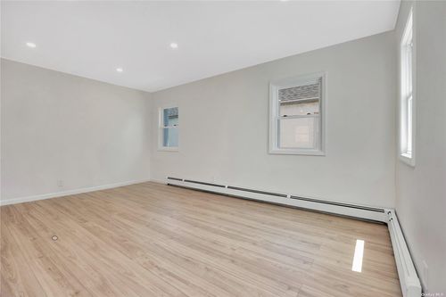 233 Market St, Long Beach, NY, 11561-2290 | Card Image