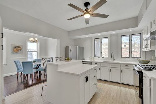 apt-2-124 Chestnut St, Brookline, MA, 02445-7852 | Card Image