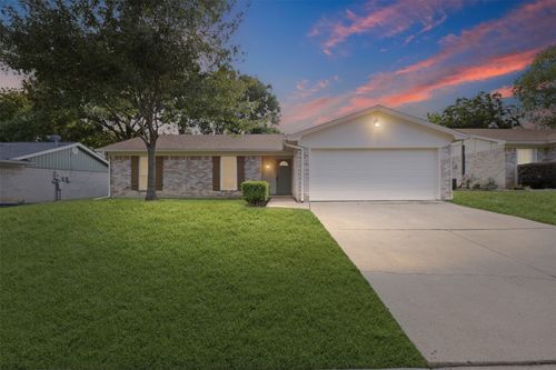 3201 Meadow Wood Ln, Bedford, TX, 76021-3749 | Card Image