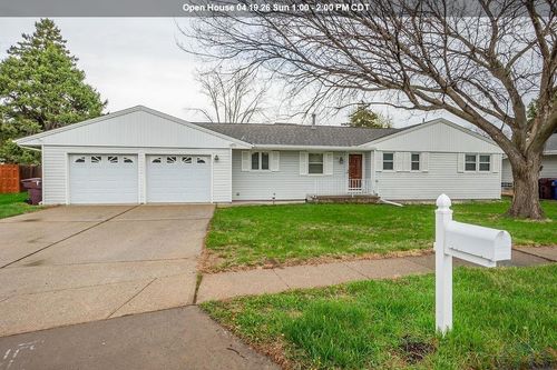 107 Fairview Dr, South Sioux City, NE, 68776-3562 | Card Image