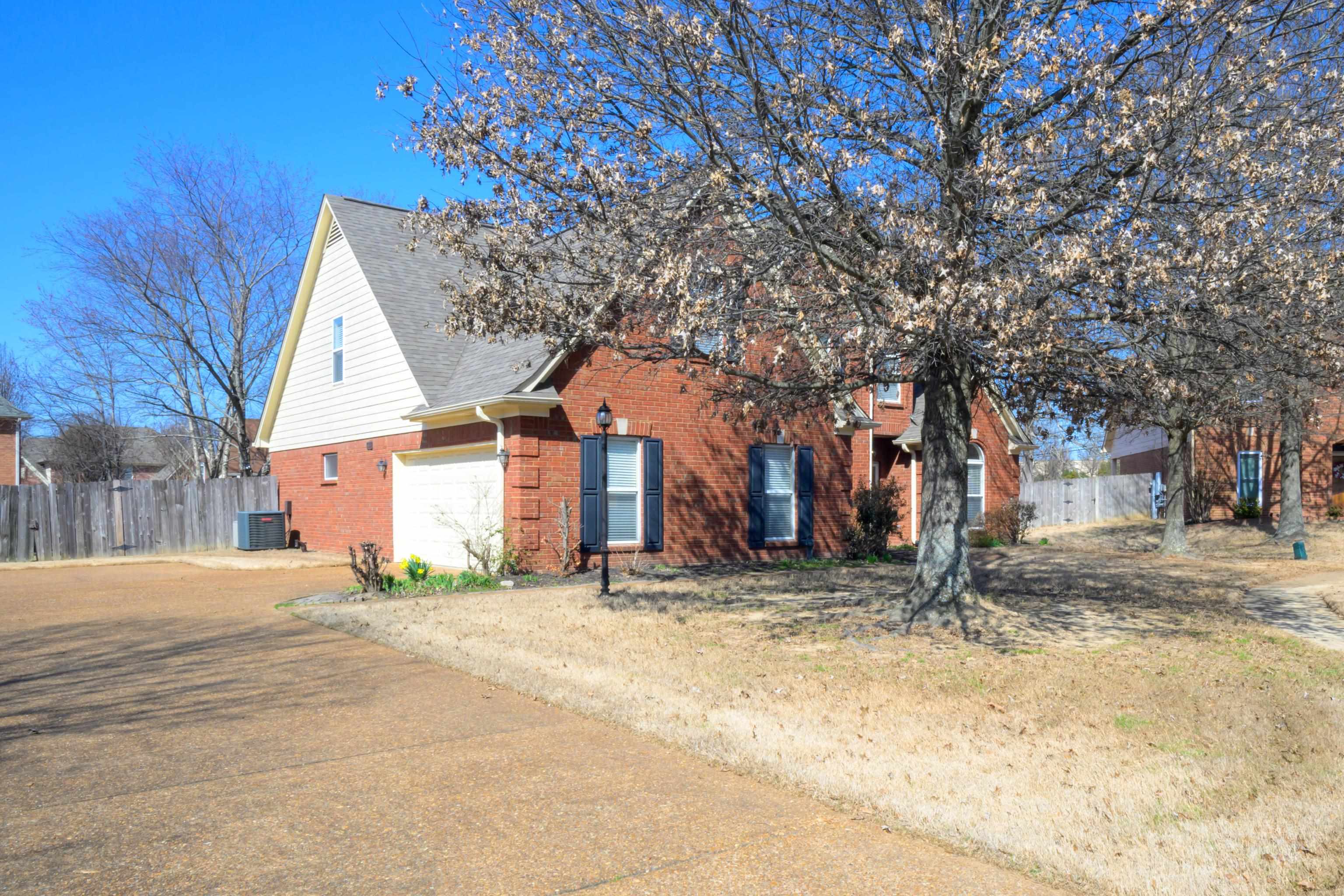 Hall Valley Cv, Cordova, TN 38018