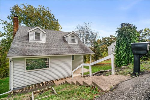 876 Sylvan Ave, N Versailles, PA, 15137-2819 | Card Image