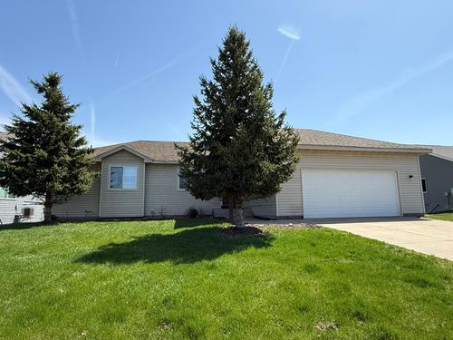 211 Fischer St Nw, Montgomery, MN, 56069-4452 | Card Image