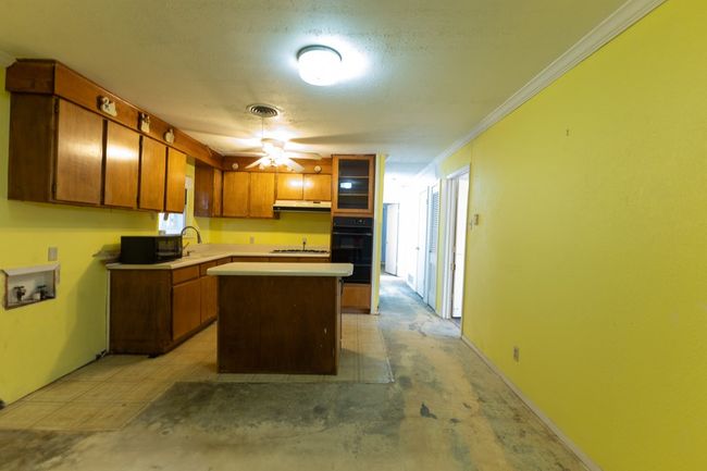 Kitchen | Image 13