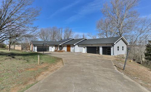 923 E 430th Rd, Bolivar, MO, 65613-8613 | Card Image