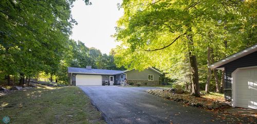 30101 Oakland Dr, Detroit Lakes, MN, 56501-7412 | Card Image