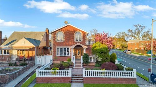 50-43 192nd St, Fresh Meadows, NY, 11365 | Card Image