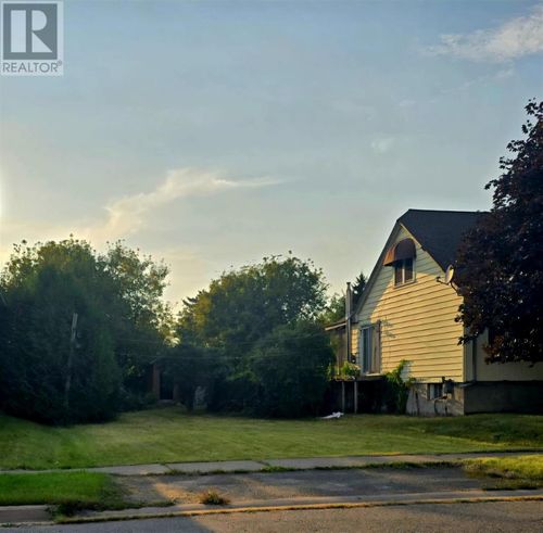 137 Carufel Ave, Sault Ste. Marie, ON, P6C4T5 | Card Image