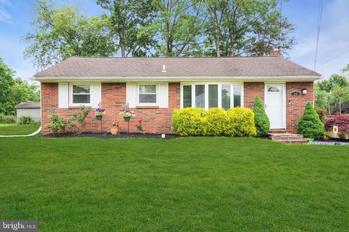 28 1st Ave, PEMBERTON, NJ, 08068-1915 | Card Image