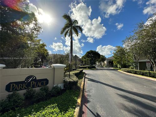 661 Nw 42nd Ave, Plantation, FL, 33317-2175 | Card Image