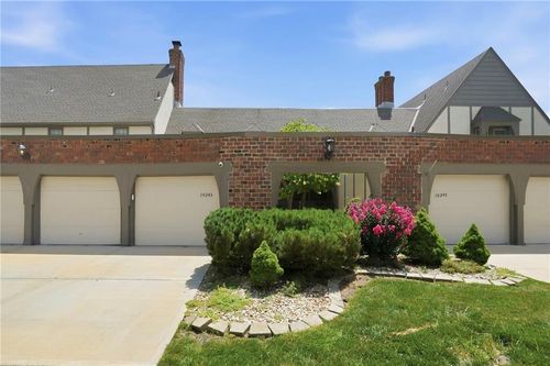 10243 Foster St, Overland Park, KS, 66212-2524 | Card Image