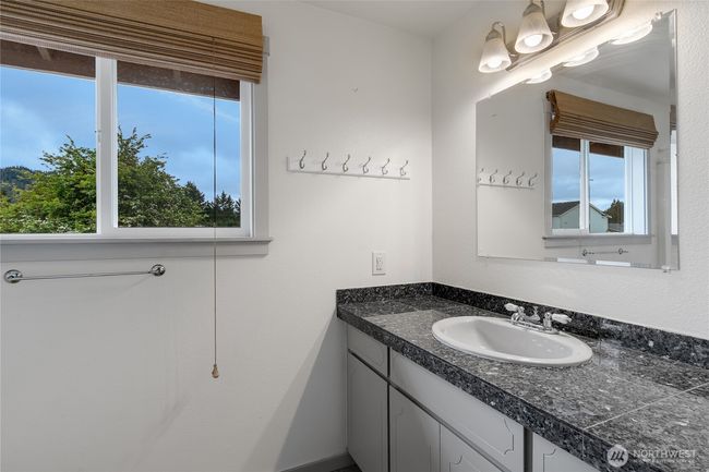 211 Blake St, House other with 4 bedrooms, 3 bathrooms and 2 parking in Enumclaw WA | Image 16