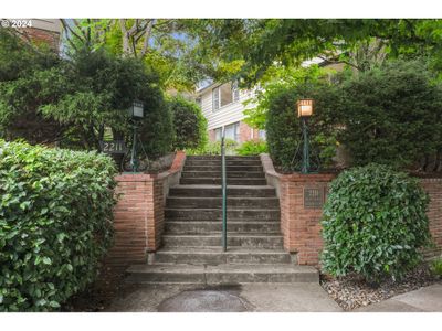 9 - 2211 Ne Halsey St, Condo with 1 bedrooms, 1 bathrooms and 1 parking in Portland OR | Image 2