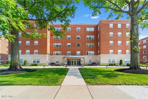 apt-401-18975 Van Aken Blvd, Shaker Heights, OH, 44122-3539 | Card Image