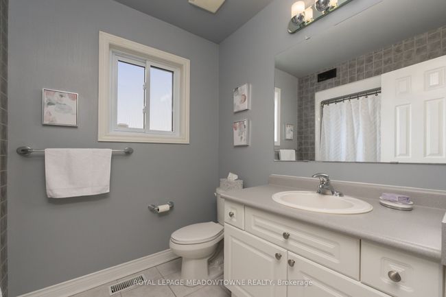 206 Eaton St, House other with 5 bedrooms, 4 bathrooms and 2 parking in Georgetown ON | Image 24