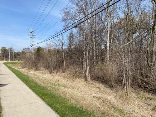 21 Pioneer Rd, Cedarburg, WI, 53012 | Card Image