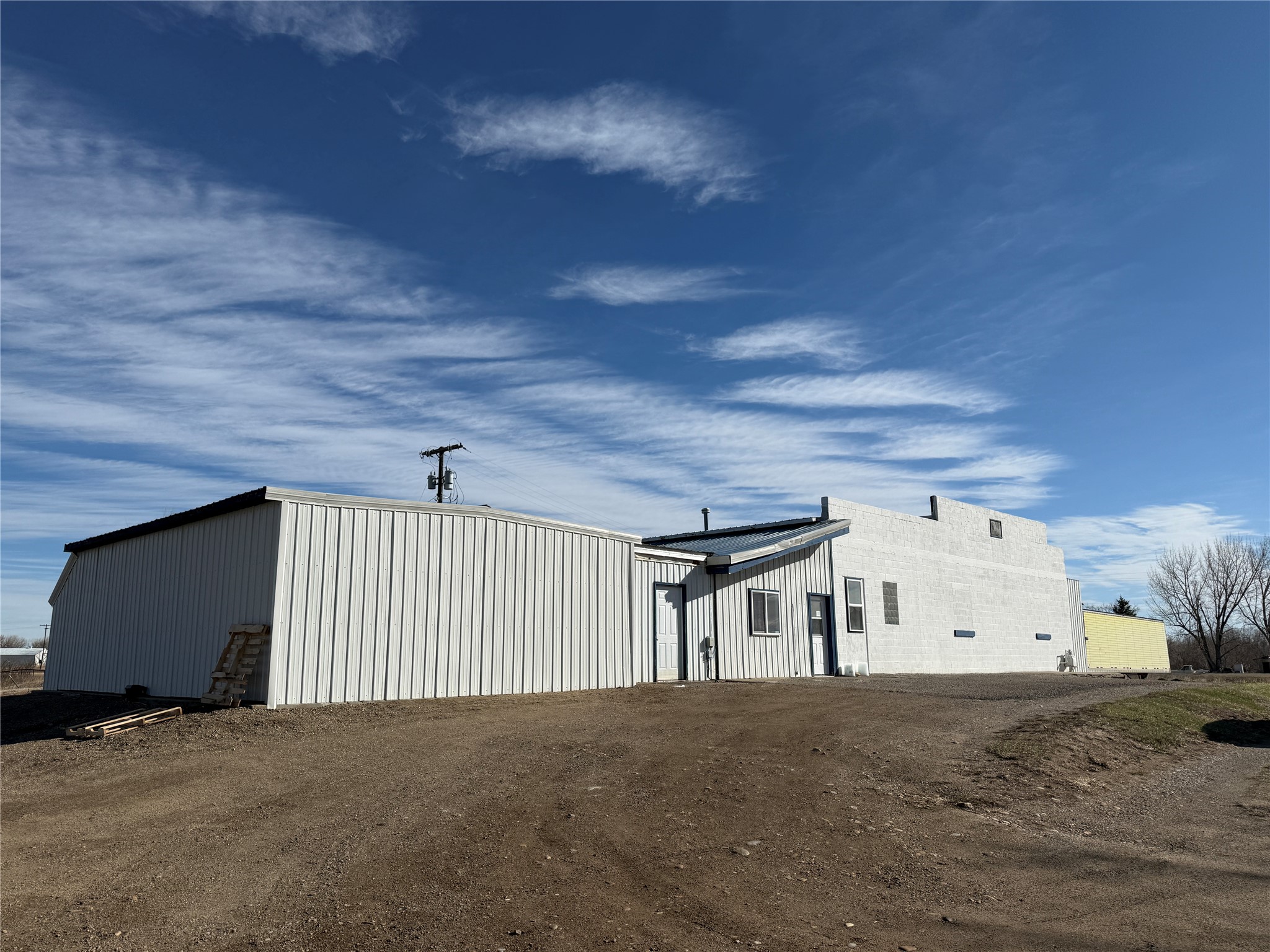 760 9Th St E, Chinook, MT 59523