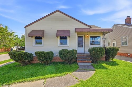 4919 Ridge Rd, Brooklyn, OH, 44144-3336 | Card Image