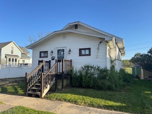 17 Spring St, Dennison, OH, 44621-1160 | Card Image