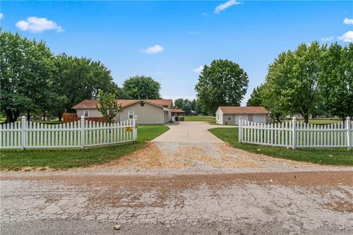 129 Nw 251st Rd, Clinton, MO, 64735-9075 | Card Image