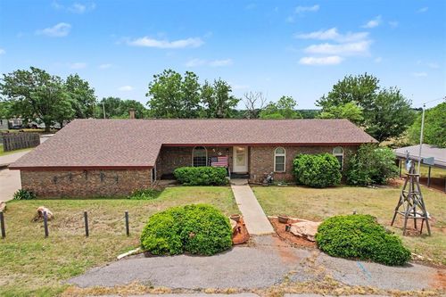 502 W Enterprise Ave, Sayre, OK, 73662-1753 | Card Image