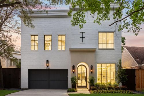 2244 North Blvd, Houston, TX, 77098-5210 | Card Image