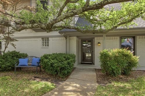 237 Woodcrest Dr, Richardson, TX, 75080-2038 | Card Image
