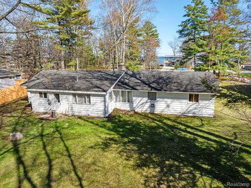 95 Huron Rd, Au Gres, MI, 48703-9748 | Card Image