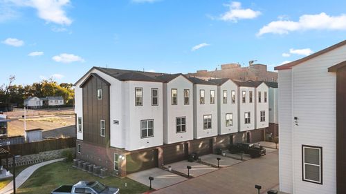 546 W Erwin St, Tyler, TX, 75702-7105 | Card Image