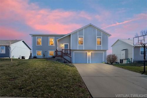 17187 S Dodge St, Gardner, KS, 66030-8209 | Card Image