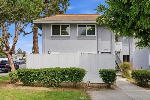 9582 Pettswood Dr, Huntington Beach, CA, 92646-4114 | Card Image